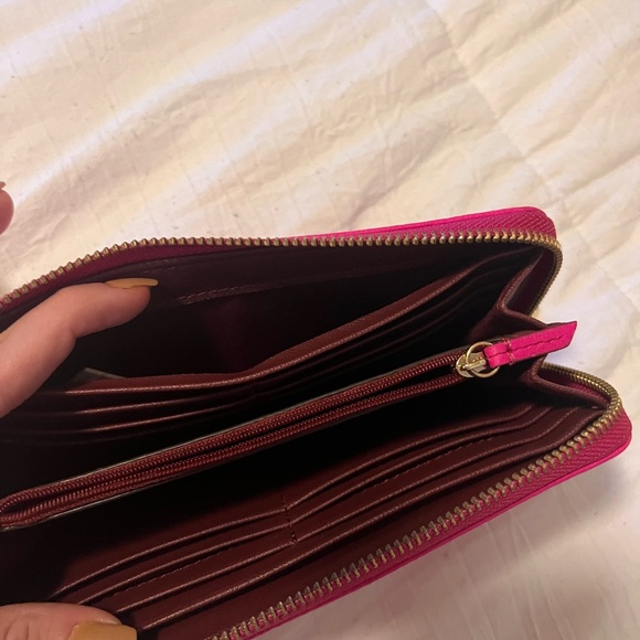 Hot Pink Fossil Wallet - Picture 3 of 7